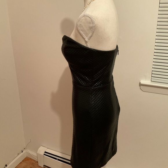Faux leather sleeveless dress - Picture 3 of 4